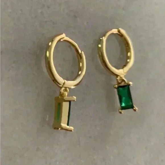 COPY - 18K Gold Green Crystal Dangle Princess Huggie Hoop Earrings Brand New - Picture 2 of 4